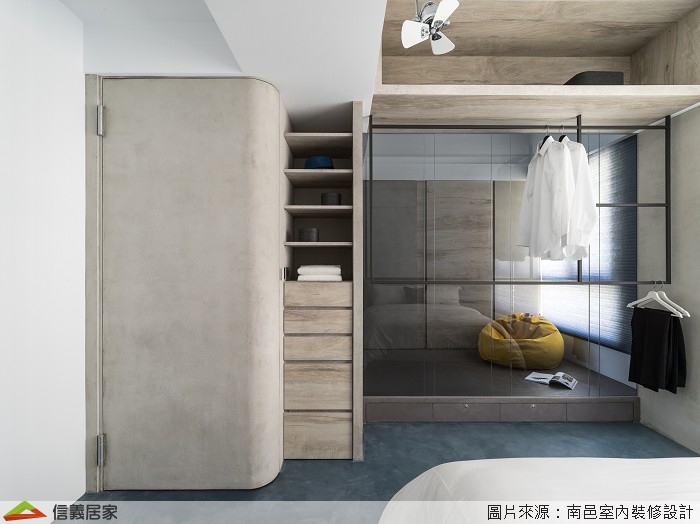 以玻璃作為隔間,與其他空間產生互動